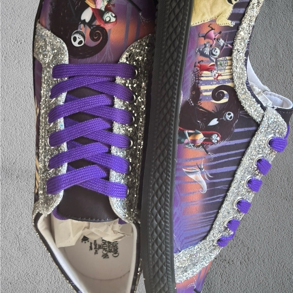 NIGHTMARE BEFORE CHRISTMAS EVER SPARKLE SHOE WOMEN 9. Bradford Exchange - Picture 4 of 9